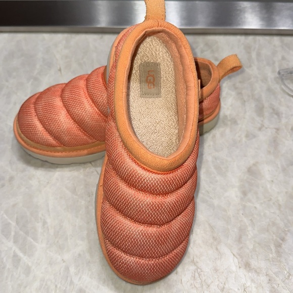 UGG Tasman Water-Resistant Slipper - size 4M - in sweet peach - Picture 5 of 5